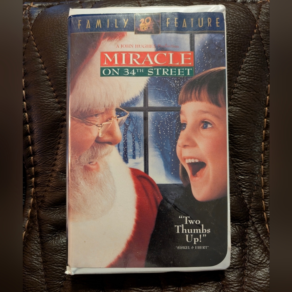 Miracle on 34th Street VHS Tape